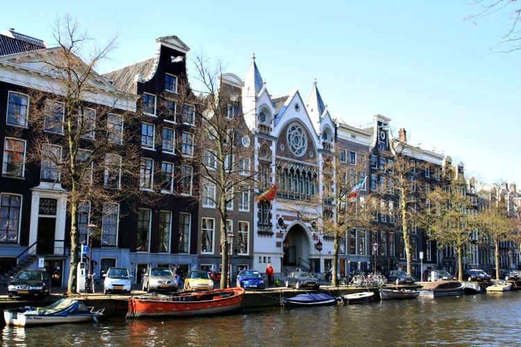monumentaal kantoorgebouw met luxe afwerking te huur in amsterdam